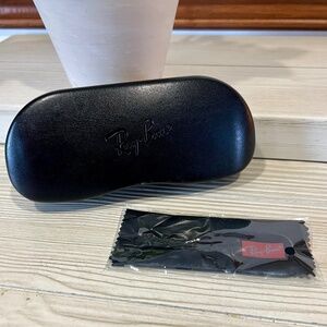 Ray-Ban Aviator Sunglass Case & Cloth